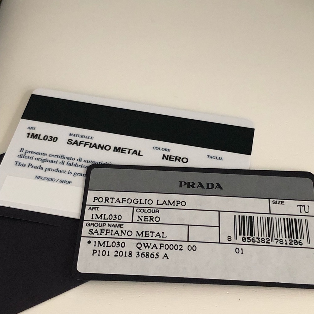 New Prada saffiano leather wallet black zip - Picture 8 of 8